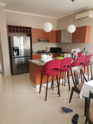 Vende-se Moradia, tipo4 no bairro da costa do sol triunfo 1