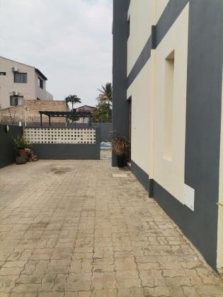 Vende-se Moradia, tipo4 no bairro da costa do sol triunfo 1
