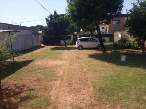 Vende-se Ruína, tipo2 no bairro de Albasine