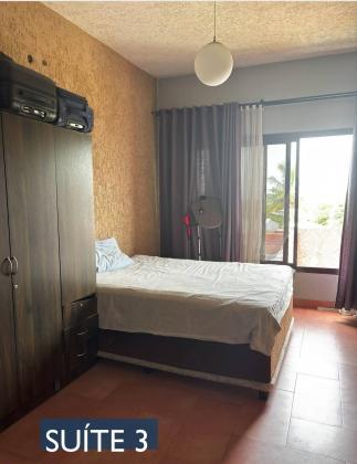 Vende-se Moradia triplex, tipo4 no bairro Magoanine CMC