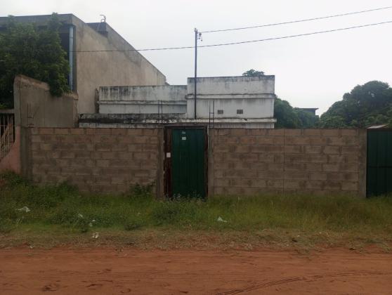 vende-se está Ruína aproveitável, tipo3 no bairro ferroviário