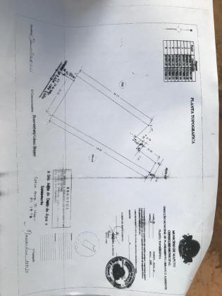 Vende-se terreno, com uma área de 25/40m na Av. 24 de Julho