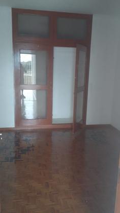 Vende-se apartamento, tipo3 na Av. 24 de Julho