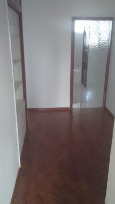 Vende-se apartamento, tipo3 na Av. 24 de Julho