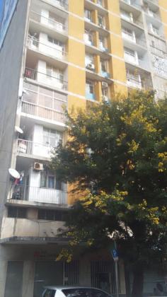 Vende-se apartamento, tipo3 na Av. 24 de Julho