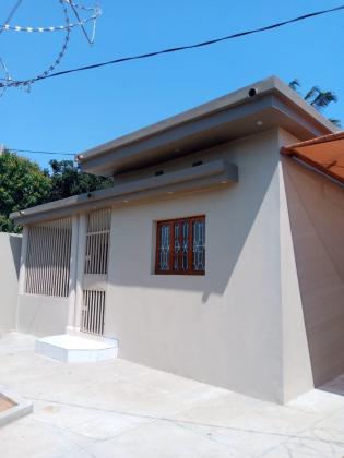 Vende-se este bal vivenda, tipo3 no bairro de laulane muito próximo ao mercado laulane a 120 metros da Rua da Beira