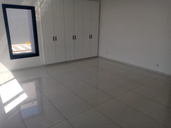 Vende-se moradia, Tipo4 no bairro da costa do sol triunfo 2