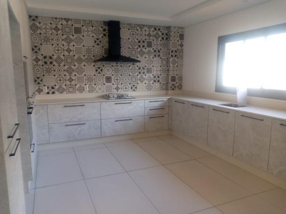 Vende-se moradia, Tipo4 no bairro da costa do sol triunfo 2