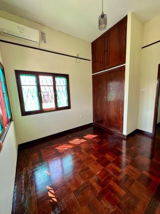 Arrenda-se um apartamento tipo 3 na Amilcar Cabral casa limpa e com estacionamento para 2 viaturas