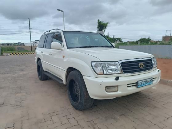 Toyota Land Cruiser VX Limited