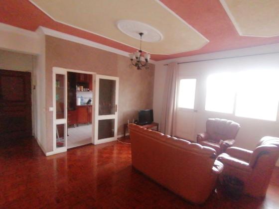 Vende-se Excelente Apartamento T3 no Bairro da Coop