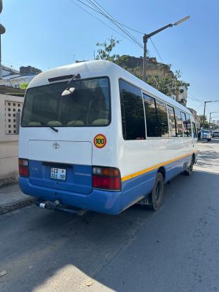 Toyota Coaster 29 Lugares - Motor HZ