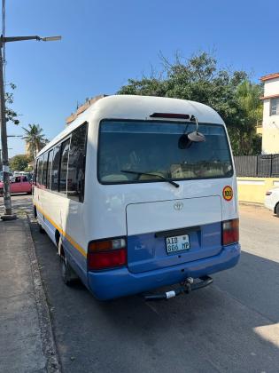 Toyota Coaster 29 Lugares - Motor HZ