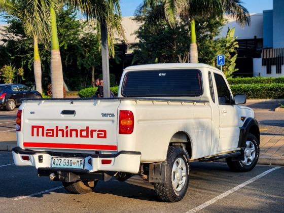 Mahindra s6