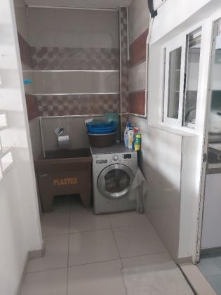 Vendo Apartamento T3 no Bairro central super espaçoso 1°andar