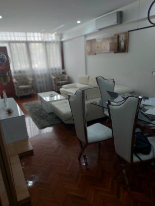 Vendo Apartamento T3 no Bairro central super espaçoso 1°andar