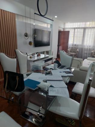Vendo Apartamento T3 no Bairro central super espaçoso 1°andar