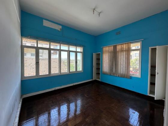 Vendo Moradia Geminada T3 no Alto-maé com quintal grande + anexo com wc