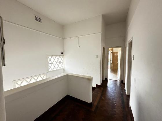 Vendo Moradia Geminada T3 no Alto-maé com quintal grande + anexo com wc