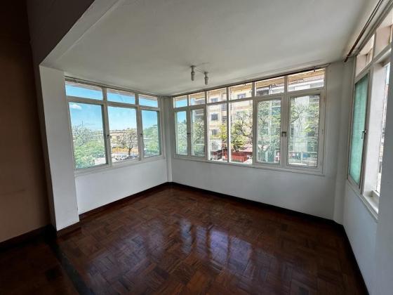 Vendo Moradia Geminada T3 no Alto-maé com quintal grande + anexo com wc