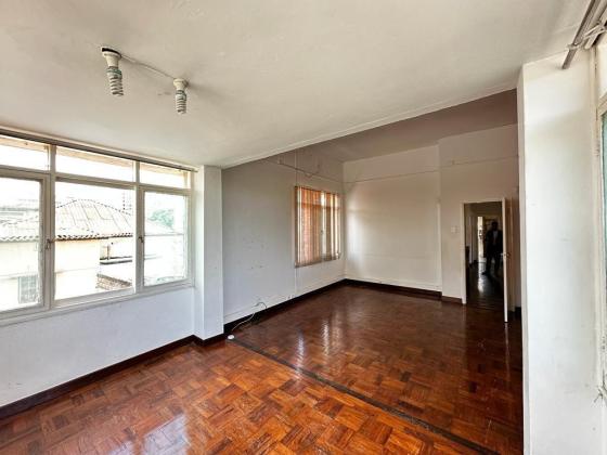Vendo Moradia Geminada T3 no Alto-maé com quintal grande + anexo com wc