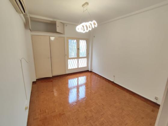 Arrendo Apartamento T3 (suíte) dentro do condomínio perto da Rua da França COOP