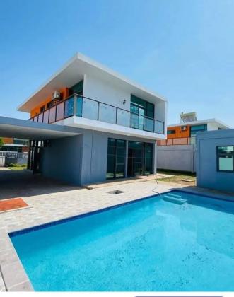 Vendo Moradia T3 detro do Condomínio Vila Sol (Triunfo) Suíte Master e anexo