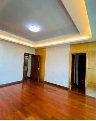 Vendo Moradia T3 detro do Condomínio Vila Sol (Triunfo) Suíte Master e anexo