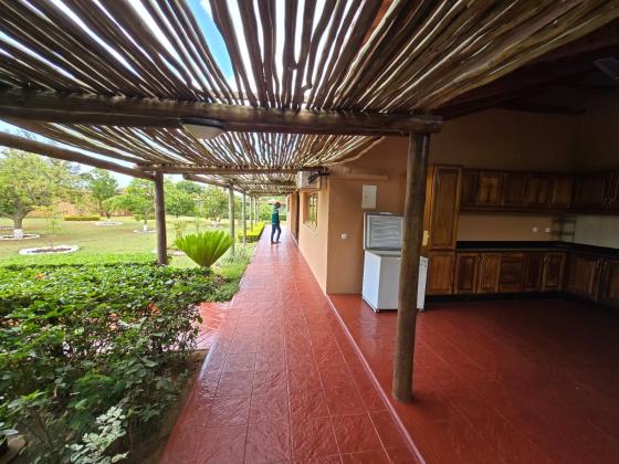 Vende-se Propriedade ( Quintal na Matola )