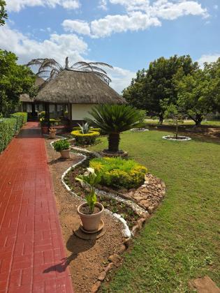 Vende-se Propriedade ( Quinta ) na Matola