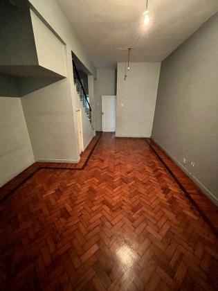 Vendo Moradia Geminada T3 R/chão & 1°andar no Cemitério de Lhanguene.