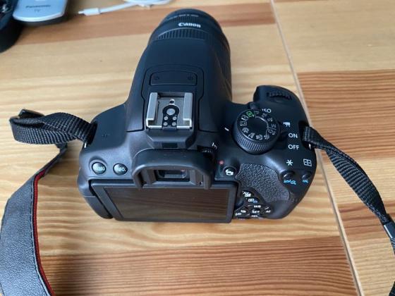 Canon EOS 700D