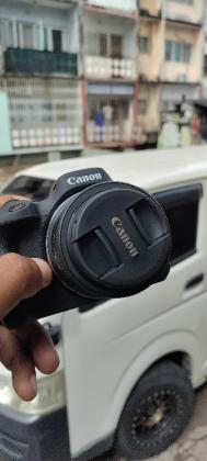 Canon EOS R100