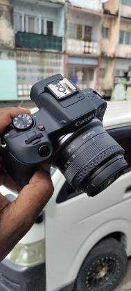 Canon EOS R100