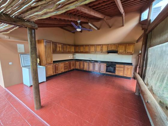 Vende-se Propriedade ( Quinta ) na Matola