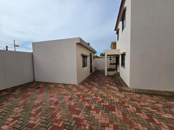 Vende-se Moradia na Matola