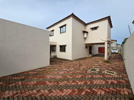 Vende-se Moradia na Matola