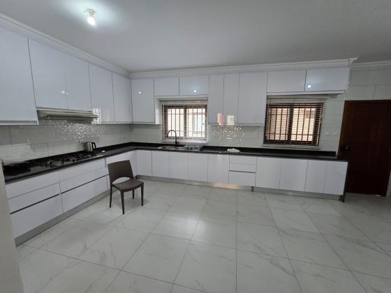 Vende-se Moradia na Matola
