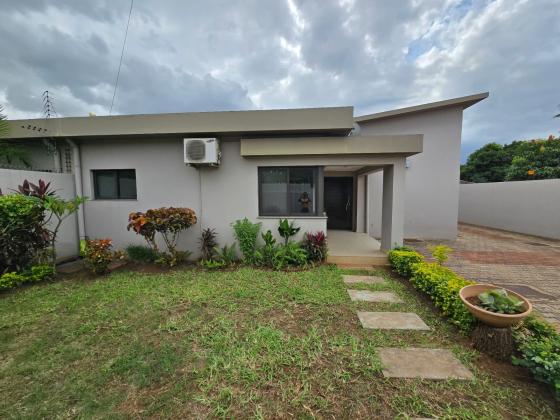 Arrenda-se Casa Tipo 4 na Matola