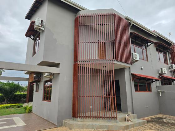 Moradia Tipo 4 na Matola Hanhane