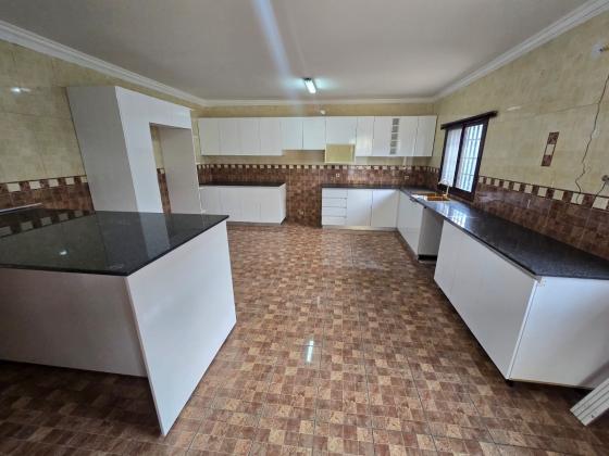 Arrenda-se Casa Tipo 4 na Matola Tchumene
