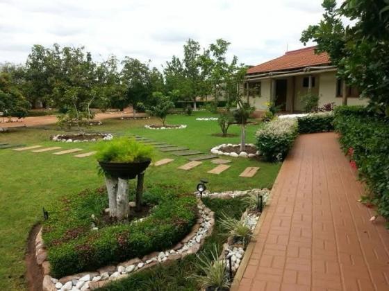 Vende-se Propriedade ( Quinta ) na Matola