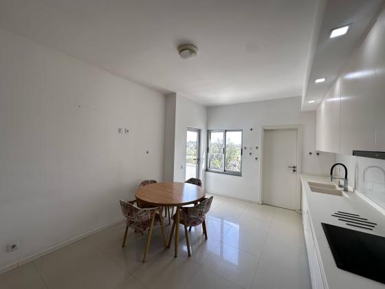 Vende-se Apartamento tipo3 no condominio 4 life na costa do sol bairro dona Alice