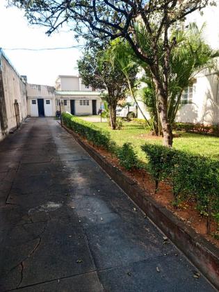 Arrenda-se moradia geminada tipo 4 na Sommershield, Av.  Mao Tse Tung/ valentim siti, ideal para escritórios