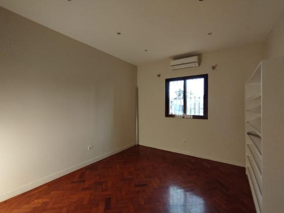 MOBÍLADA:  ARRENDA-SE APARTAMENTO T-2, 