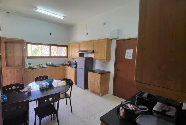 Moradia Geminada tipo-4 com 2wc's na Sommerschield1