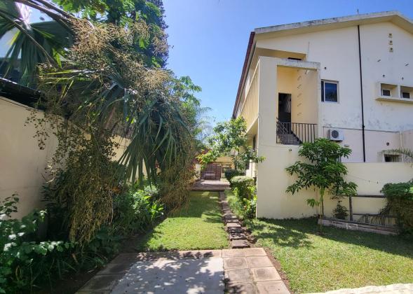 Moradia Geminada tipo-4 com 2wc's na Sommerschield1