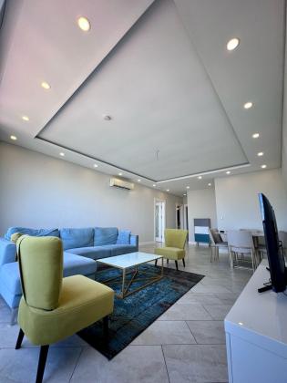 VENDE-SE NOVO E  LUXUOSO APARTAMENTO T-3, 2 SUÍTES, WC'S E COZINHA MODERNAS NA POLANA NUM EDIFÍCIO NOVO COM VISTA AO MAR A 28.000.000 MTS