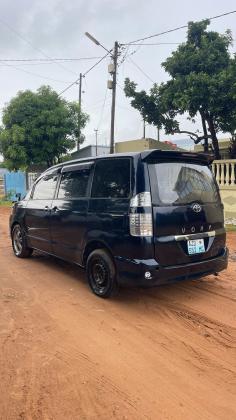 Toyota Voxy 2006