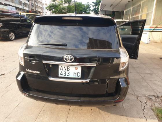 Toyota Vanguard 2010